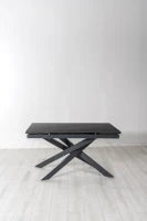 E-STYLO Tavolo allungabile con top in ceramica marmo nero e base in metallo verniciato nero, 80cm X 140 /200cm H. 76cm.