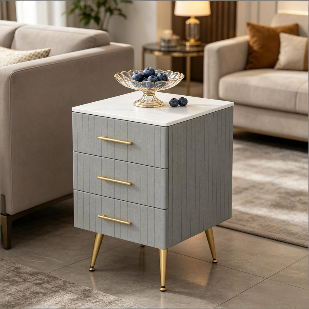 Comodino moderno in velluto grigio con 3 cassetti, struttura in MDF e gambe in metallo