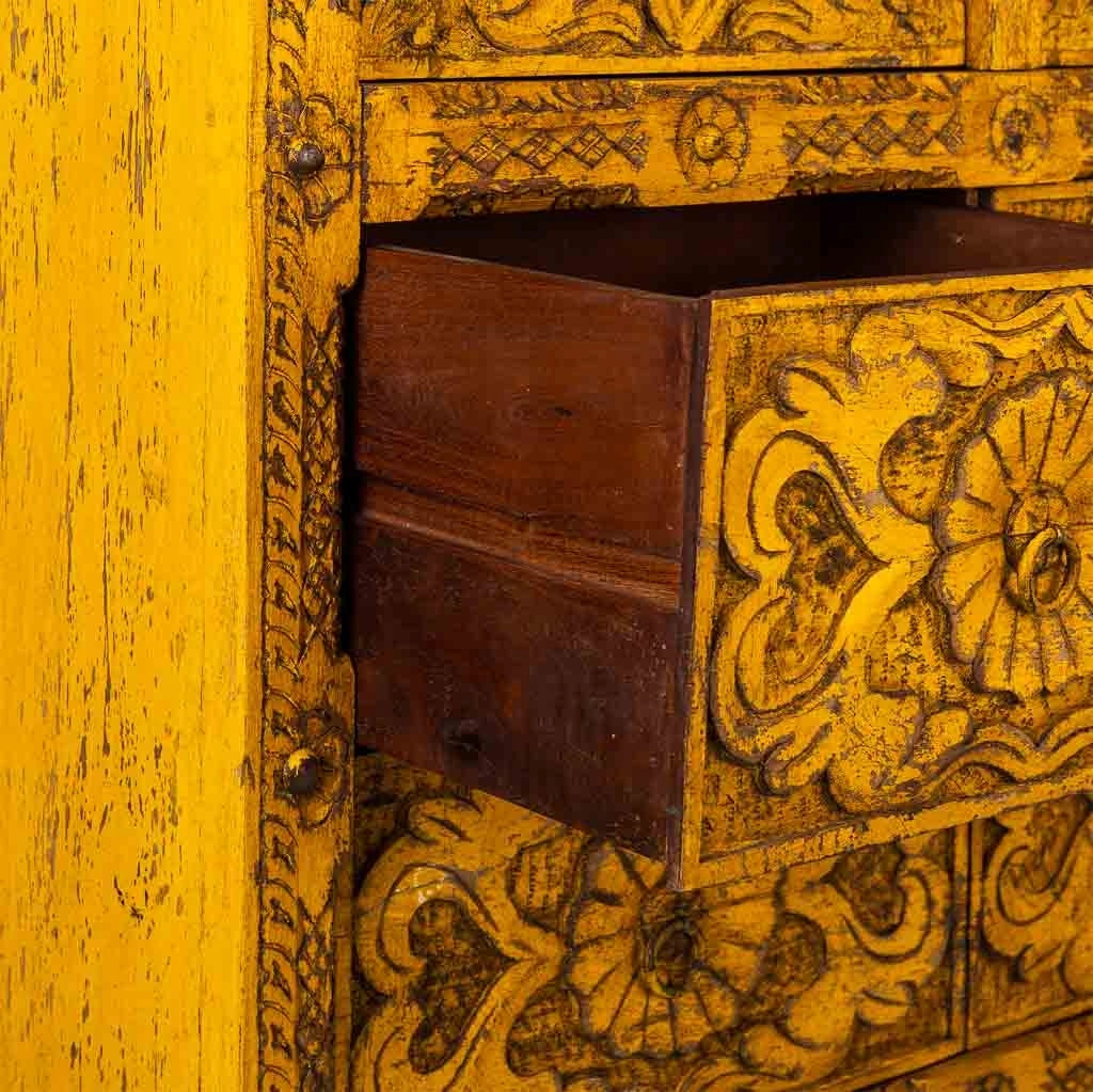 Armadio in legno artigianale giallo 102x44x183h cm