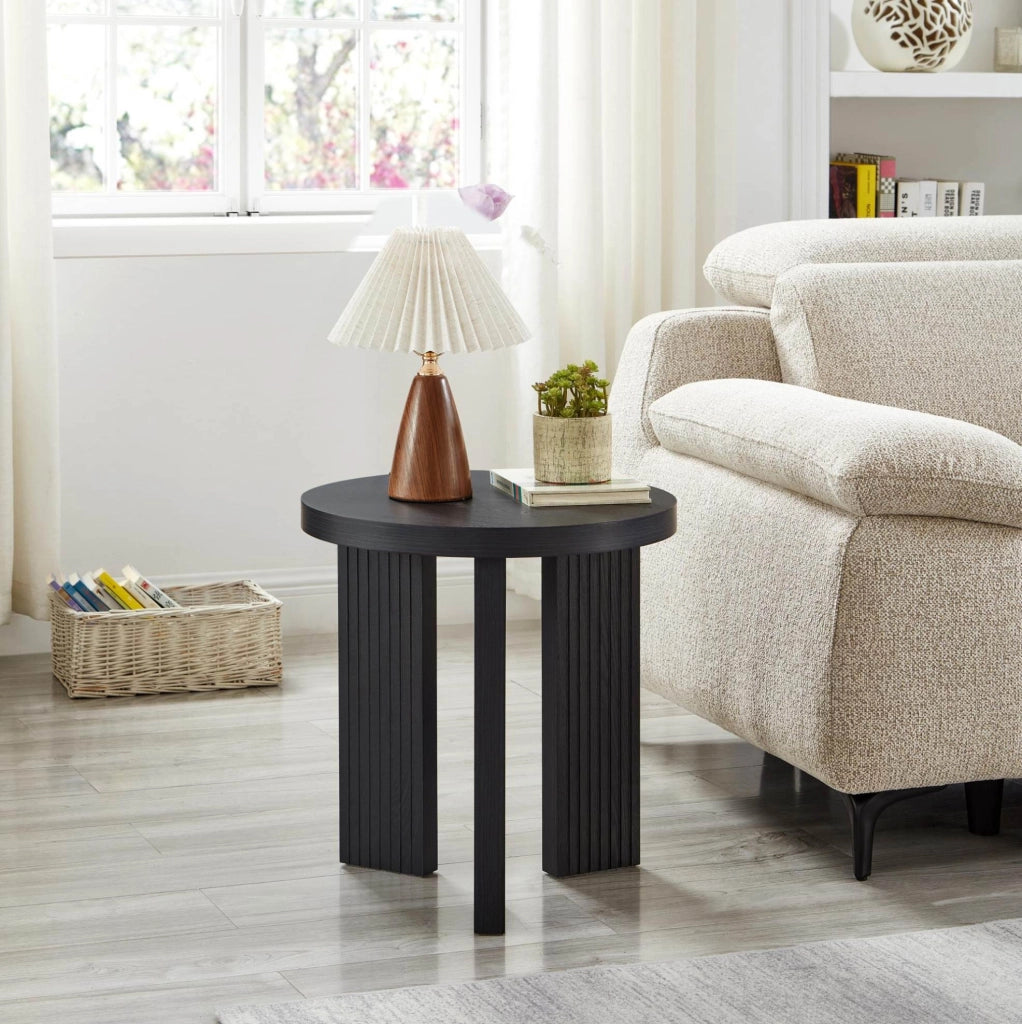 Tavolino rotondo da salotto in MDF nero con struttura a tre gambe, compatto e versatile