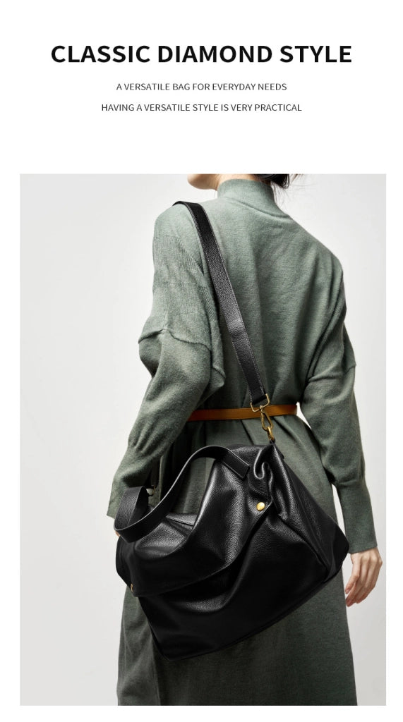 Borsa a tracolla da donna in vera pelle, nera, con manico superiore.