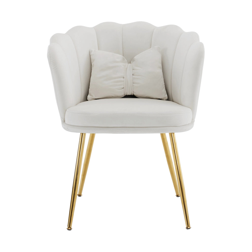 Poltrona in velluto beige con schienale a petalo e cuscino
