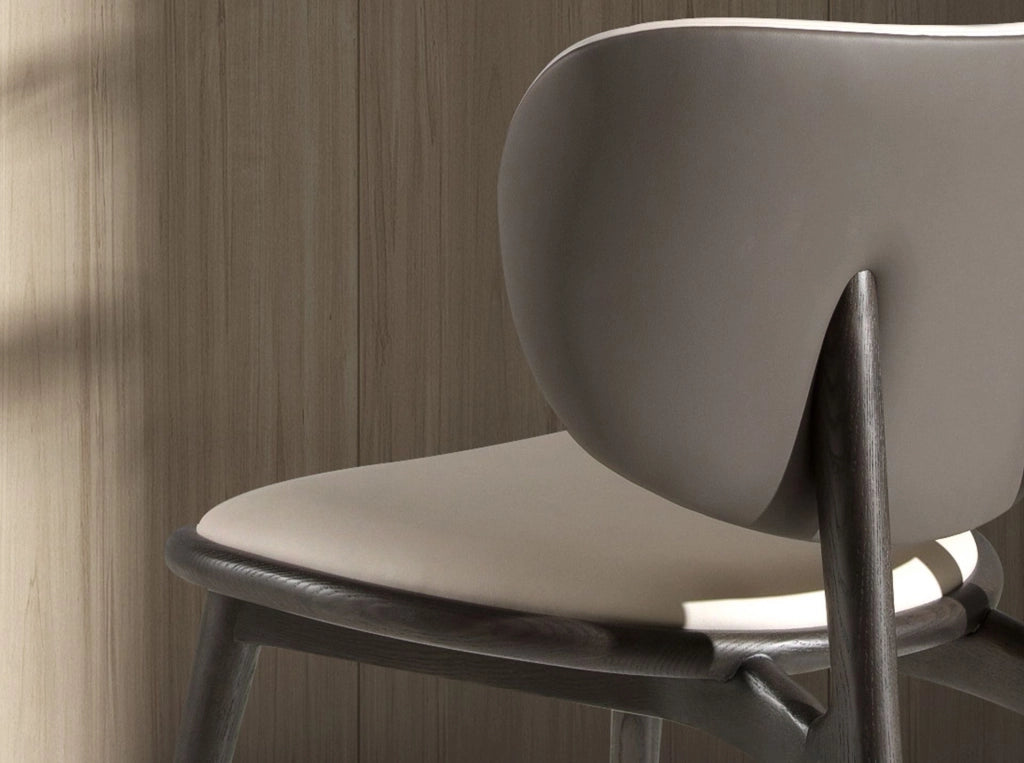 Sedia in similpelle crema e grigio scuro