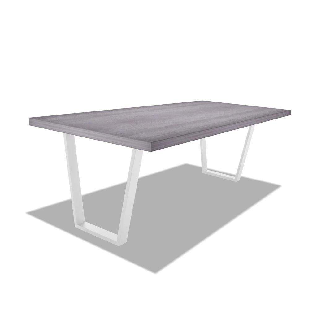 Tavolo da pranzo in legno e metallo con piedi trapezoidali bianchi - 220x100 cm