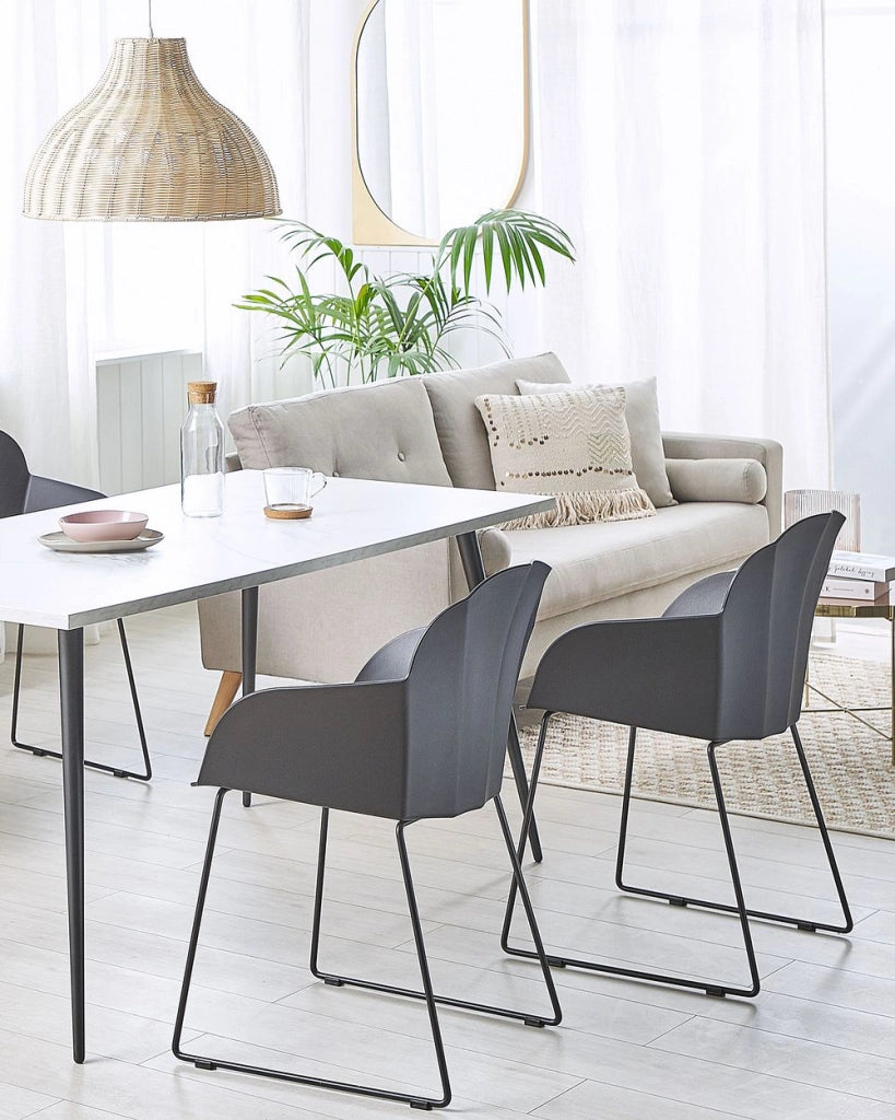 Set di 2 sedie da pranzo in materiale sintetico Nero gambe in metallo Nero formate con schienale moderno soggiorno
