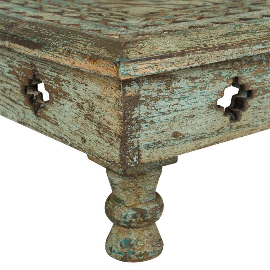 Tavolino da centro in legno intagliato finitura artigianale 33x33x14