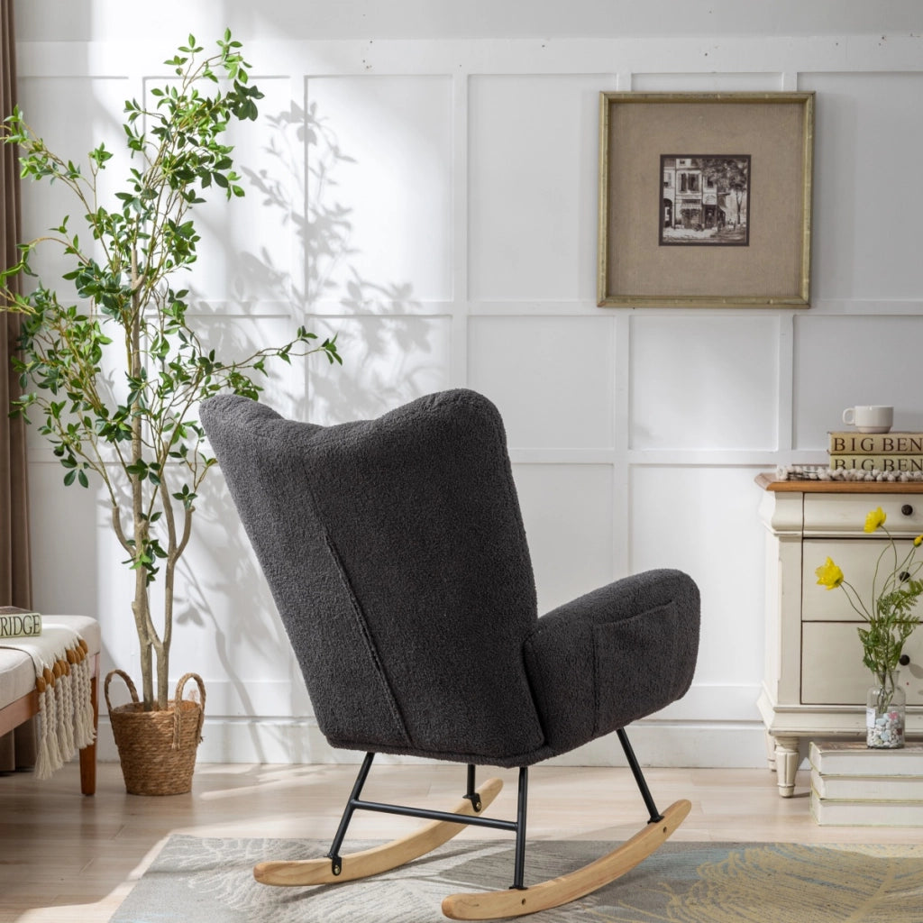 Sedia a dondolo in tessuto teddy con design ergonomico base in legno massiccio e struttura in metallo grigio