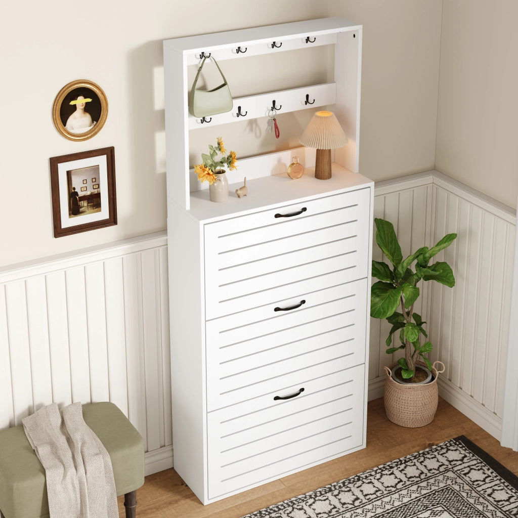 Mobile Scarpiera con 3 Ripiani e 8 Ganci; Porta Borse e Cappelli; Stile Minimalista; in Pannello di Truciolare; Bianco; 70×25×165 cm