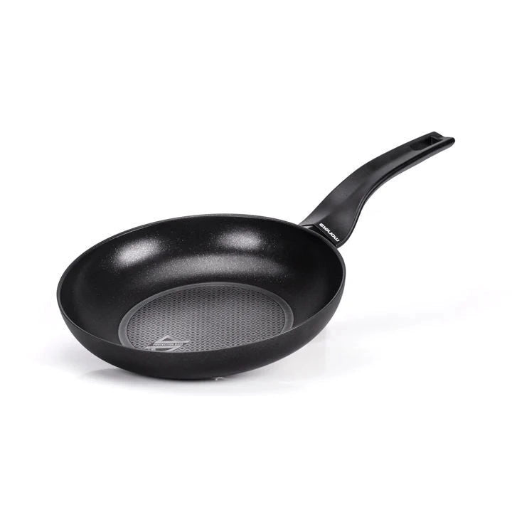 Moneta AIDA20 Aida Padella 28 cm con Rivestimento Protection Base Antiaderente Adatta a Tutti i Fuochi inclusa Induzione Alluminio Forgiato No PFOA No Nichel No Bisfenolo A colore Nero