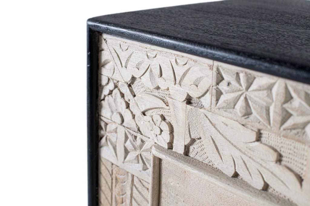 Credenza a quattro ante con dettagli intagliati a mano 195cm