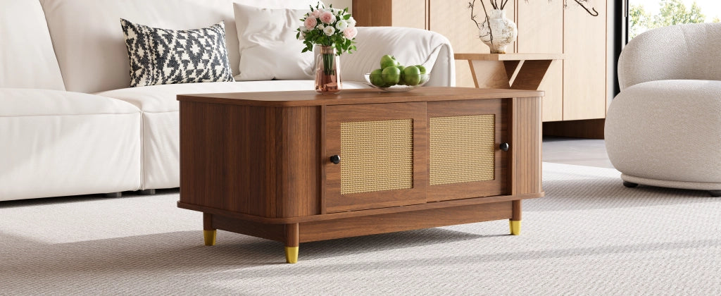Tavolino basso con 2 ante scorrevoli in rattan, vani interni e angoli arrotondati, noce, 100 × 50 × 42 cm