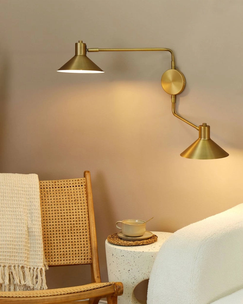 Lampada da parete in acciaio dorato a 2 luci con paralumi a tamburo regolabili con elementi dorati Soggiorno moderno industriale Camera da letto