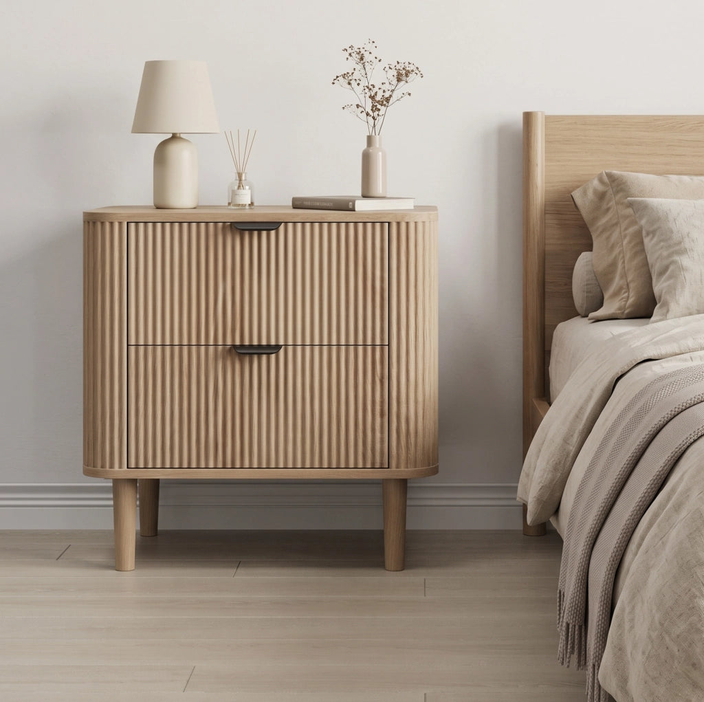 Comodino in MDF effetto rovere con 2 cassetti e frontali scanalati