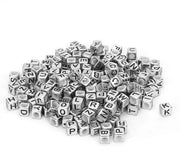 500 pezzi di alfabeto quadrato in acrilico 6mm - lettere di perle - per creare collane e bracciali - argento - ideale per bambini e adulti