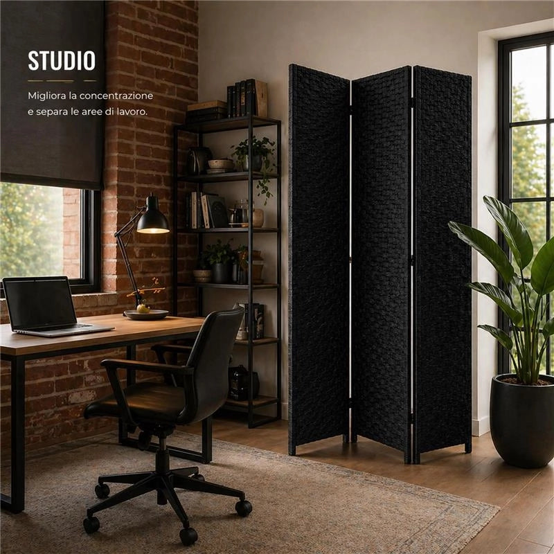 SEPARE' CON TRE PANNELLI IN PLASTICA NERO CON STRUTTURA IN LEGNO MISURE: 180X135CM