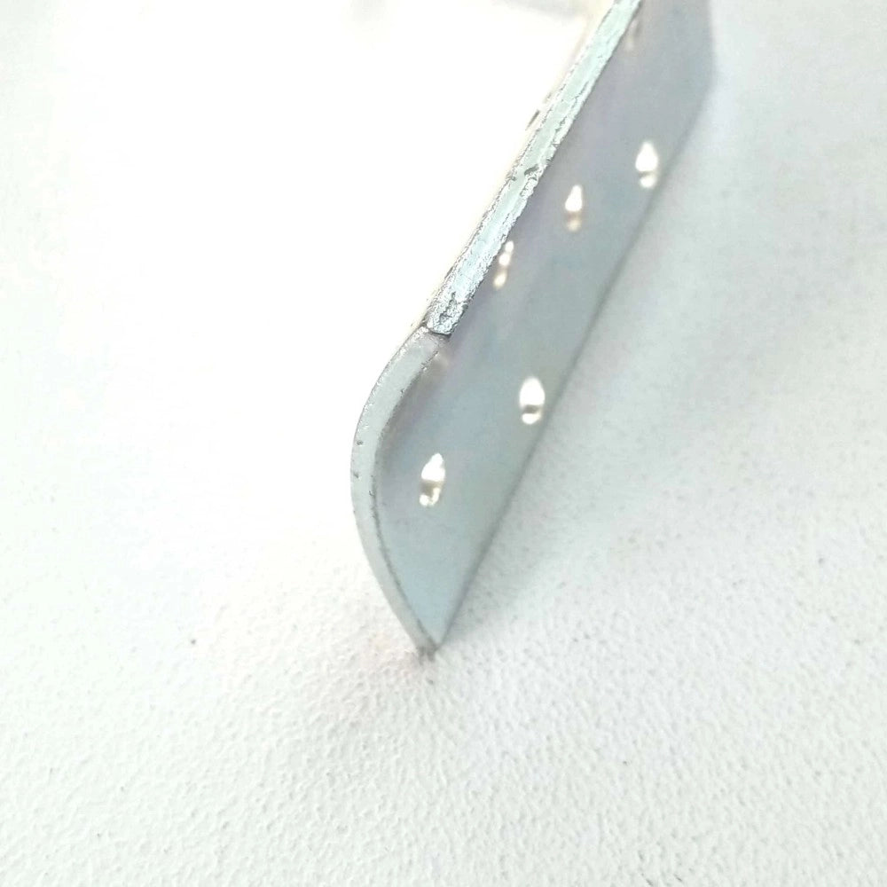 Piastra 100x100mm ad angolo per giunzione di pali tondi e quadri zincata bianca