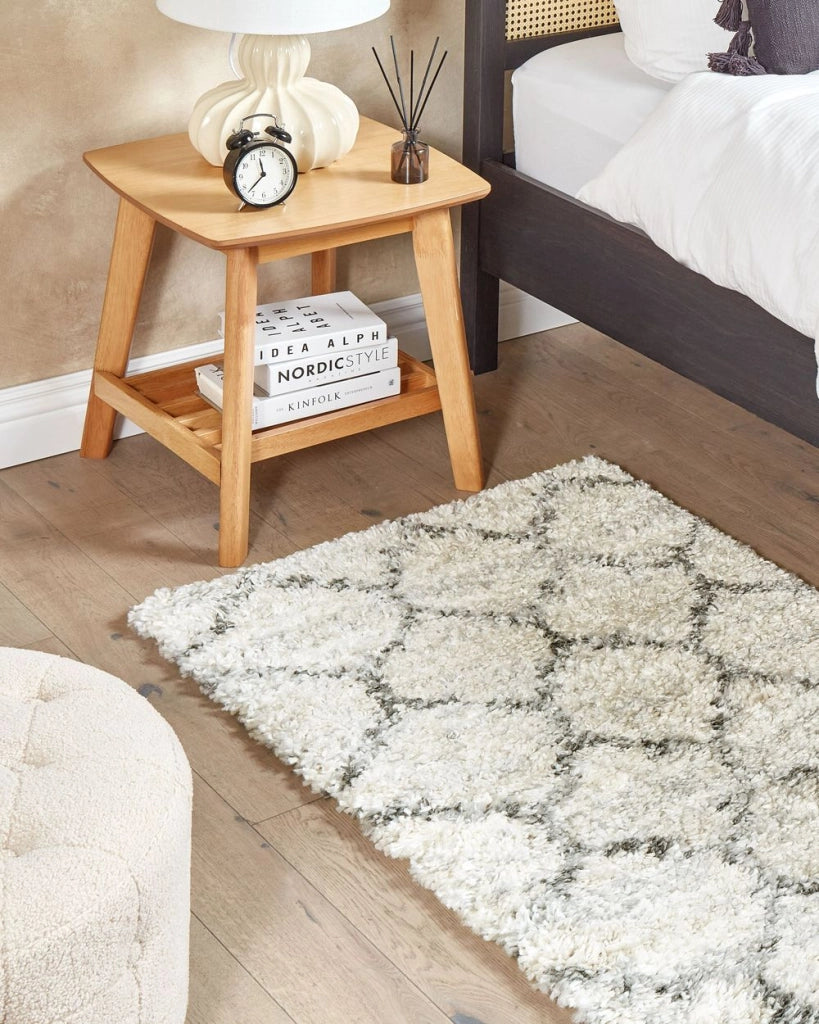 Tappeto shaggy boho 80 x 150 cm con motivo geometrico beige chiaro e grigio soggiorno camera da letto