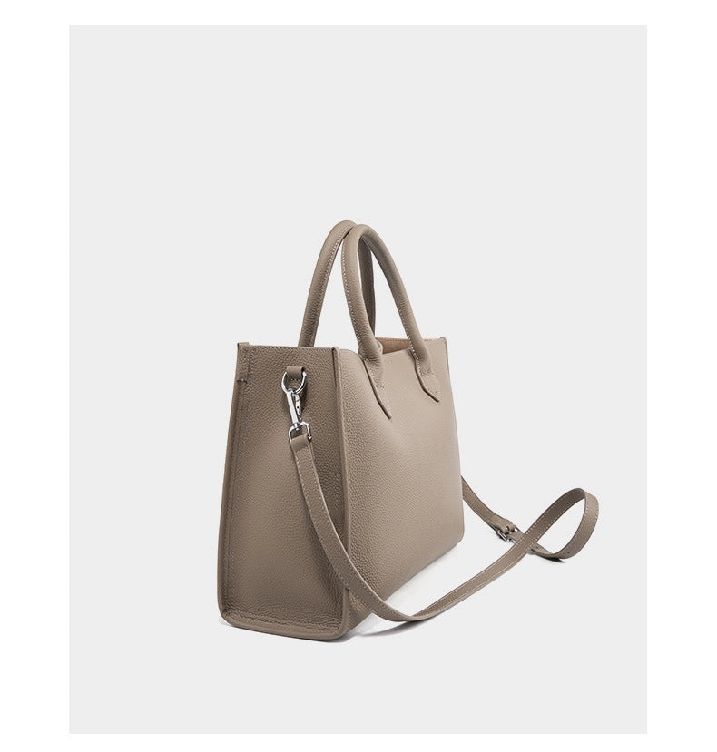 Borsa a tracolla da donna in vera pelle, colore grigio.