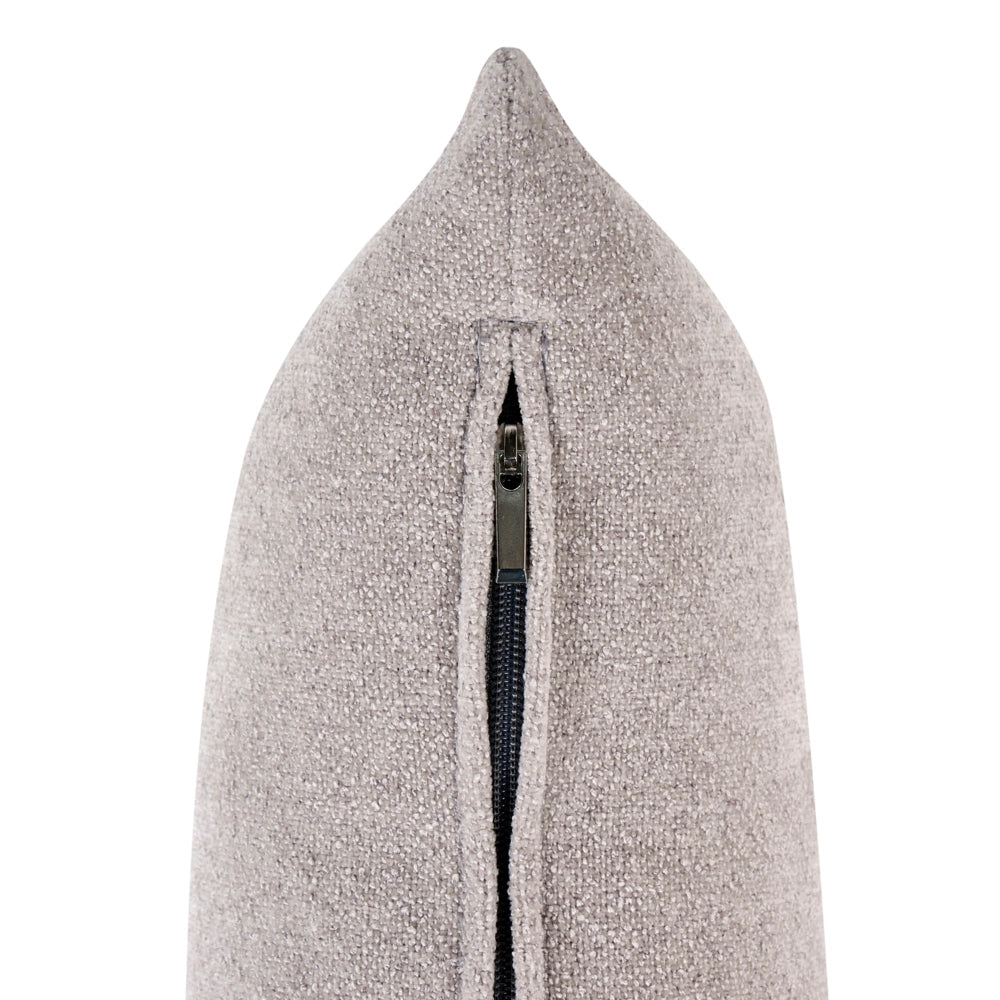 Poltrona in tessuto beige scuro con rivestimento in tessuto felpato gambe cilindriche e stile organico