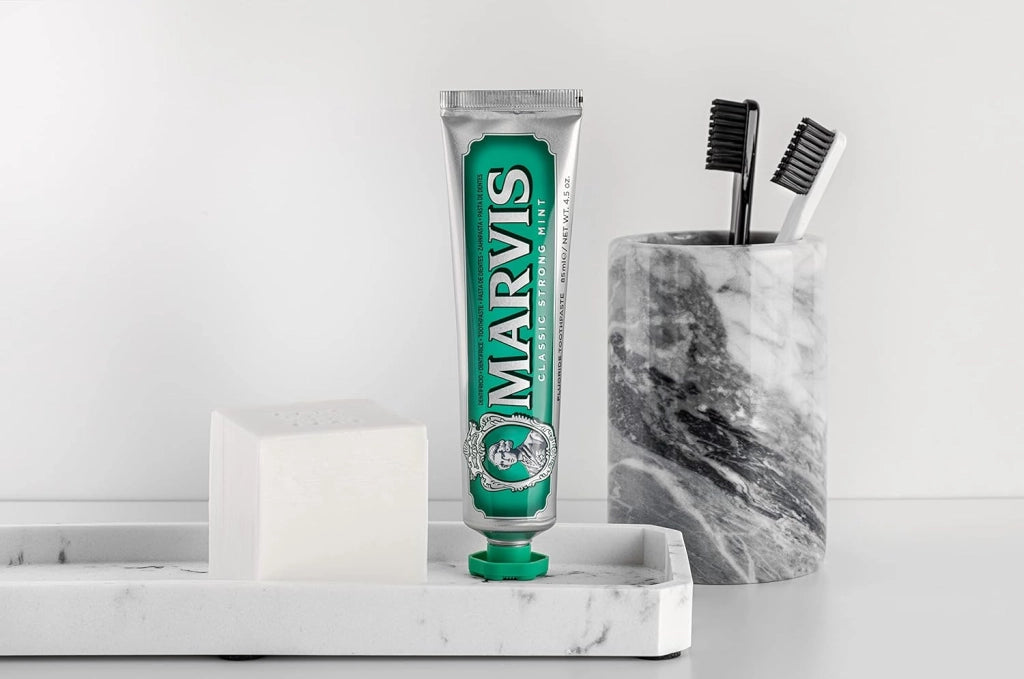 Marvis dentifricio cura delle gengive classic strong mint 4 confezioni da 85 ml
