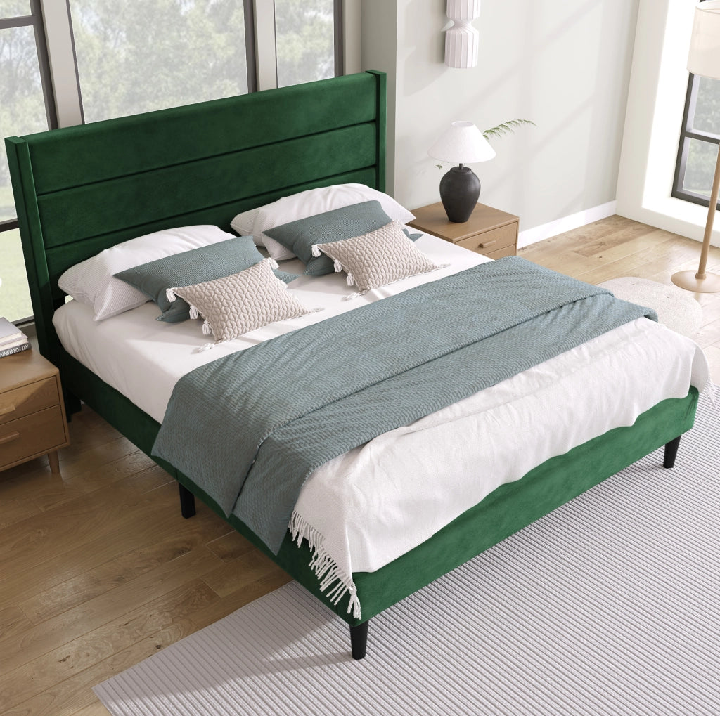 Letto matrimoniale 140x200 cm in velluto verde scuro con testiera e rete a doghe