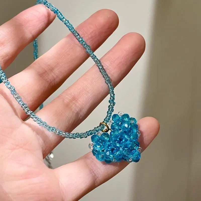 Collana con perline di cristallo blu: regalo da donna fatto a mano