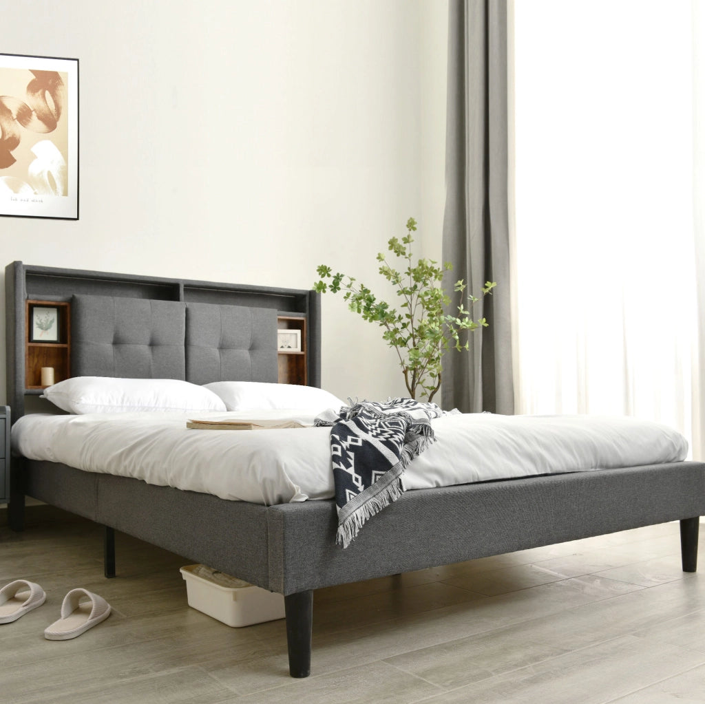 Letto imbottito con testiera contenitore; USB; prese e LED; 140x200 cm; grigio
