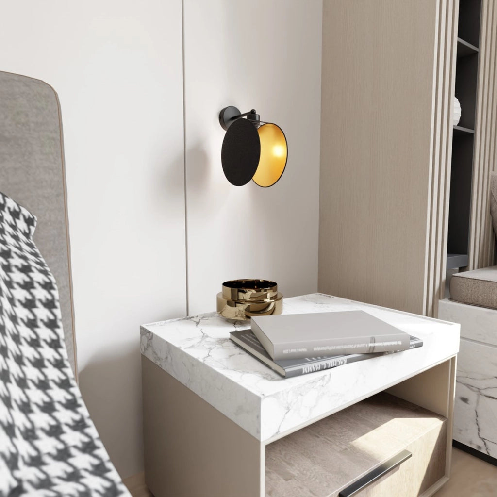 Lampada da parete MOTIF in acciaio nero e oro