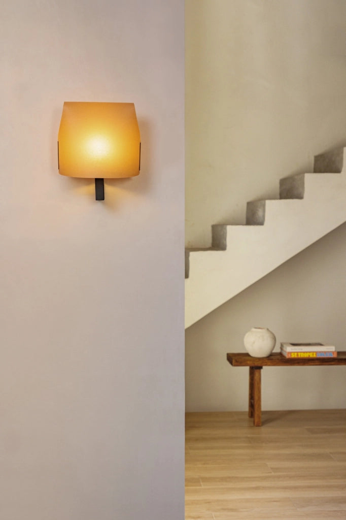 LUANG AP, Applique in Papiro per Interni, Faro Barcelona Colore: Cammello