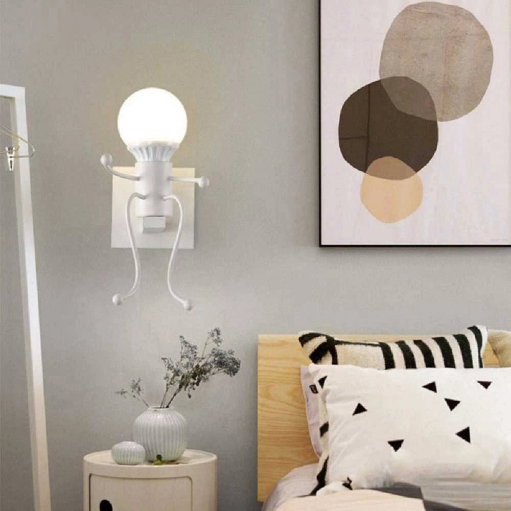 Trade Shop - Applique Da Parete Decorativo Forma Di Omino Seduto In Metallo Attacco E27 Aq51 - Bianco