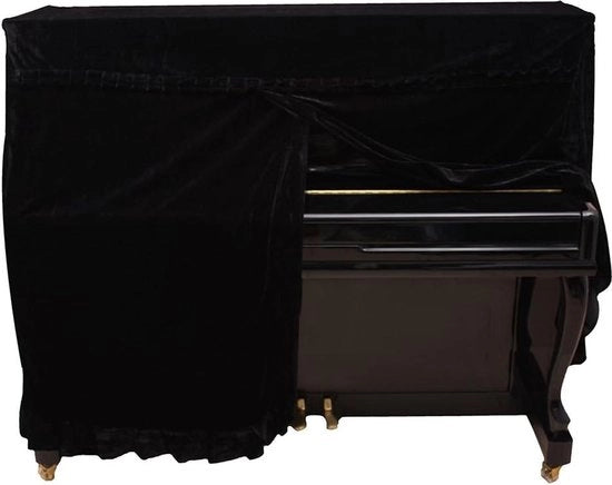 Pianodeksel decorato con fodero in stoffa impermeabile.