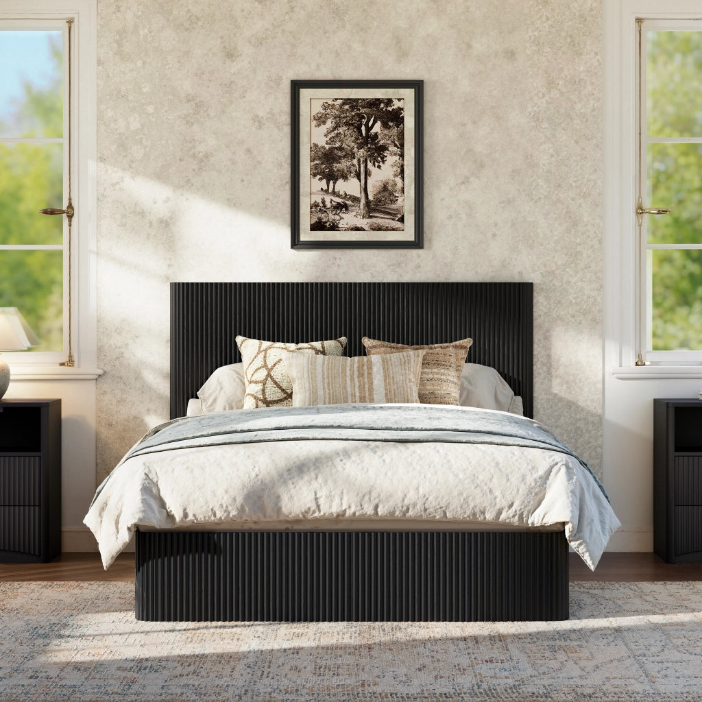 Letto contenitore matrimoniale 140×200 cm con rete sollevabile e testiera scanalata; senza materasso; nero