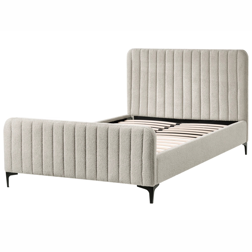 Letto matrimoniale in bouclè con testiera trapuntata gambe in metallo da 120 x 200 cm e base a doghe beige Design moderno