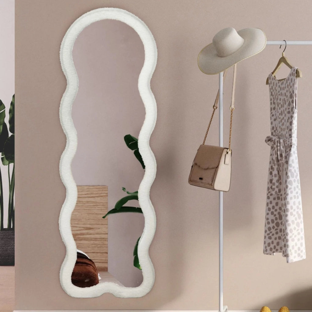 IDMarket - Specchio Wave in tessuto bouclette crema 150 x 50 cm