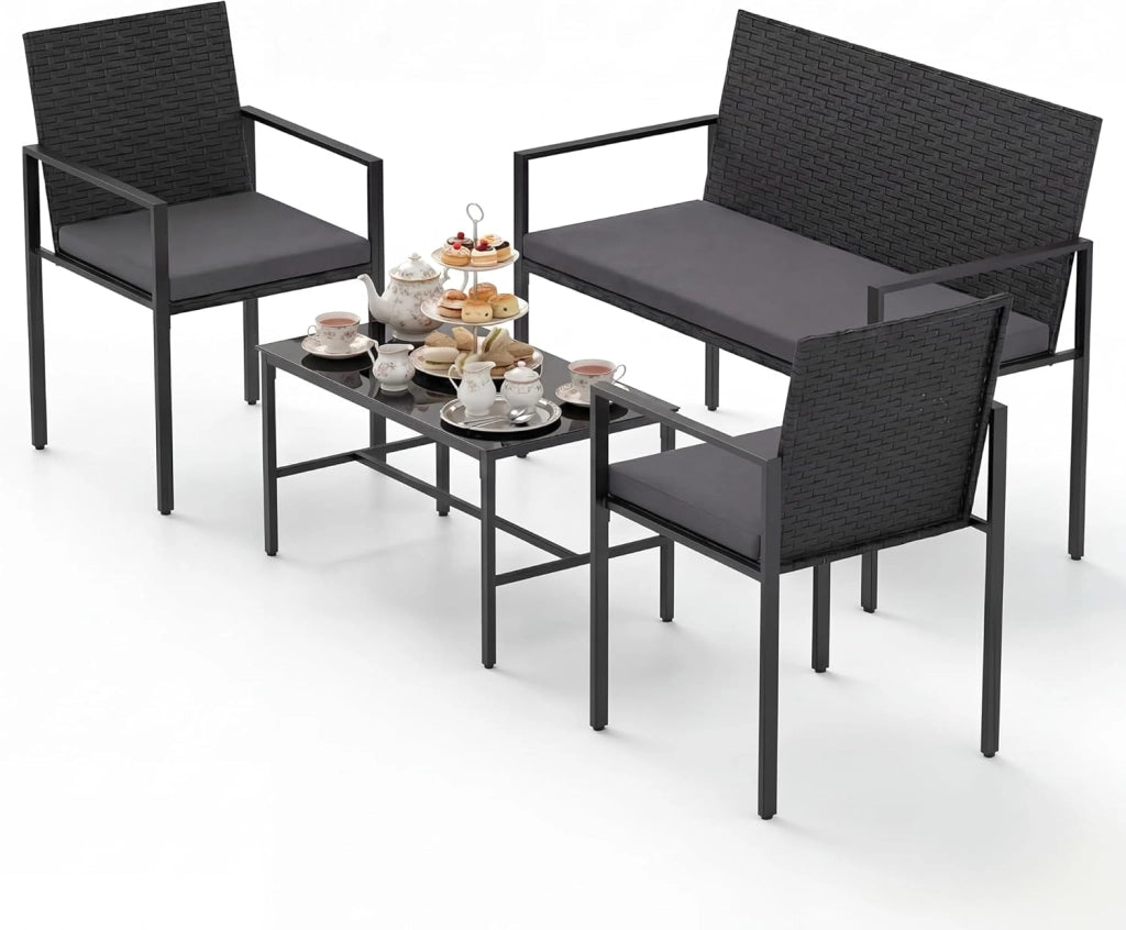 Set Salotto da Giardino in Rattan 4 Pezzi, Set Mobili da Eterno con 2 Poltrone, Divano a 2 Posti, Tavolino con Piano in Vetro Temperato e Comodi Cuscini per Cortile, Bordo Piscina (Marrone)