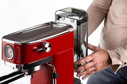 Ariete 1381 Macchina da caffè con manometro, compatibile con caffè in polvere e cialde ESE, 1300 W, Capacità 1,1 L, 15 bar di pressione, Filtro ½ tazze, Dispositivo Cappuccino, Rosso