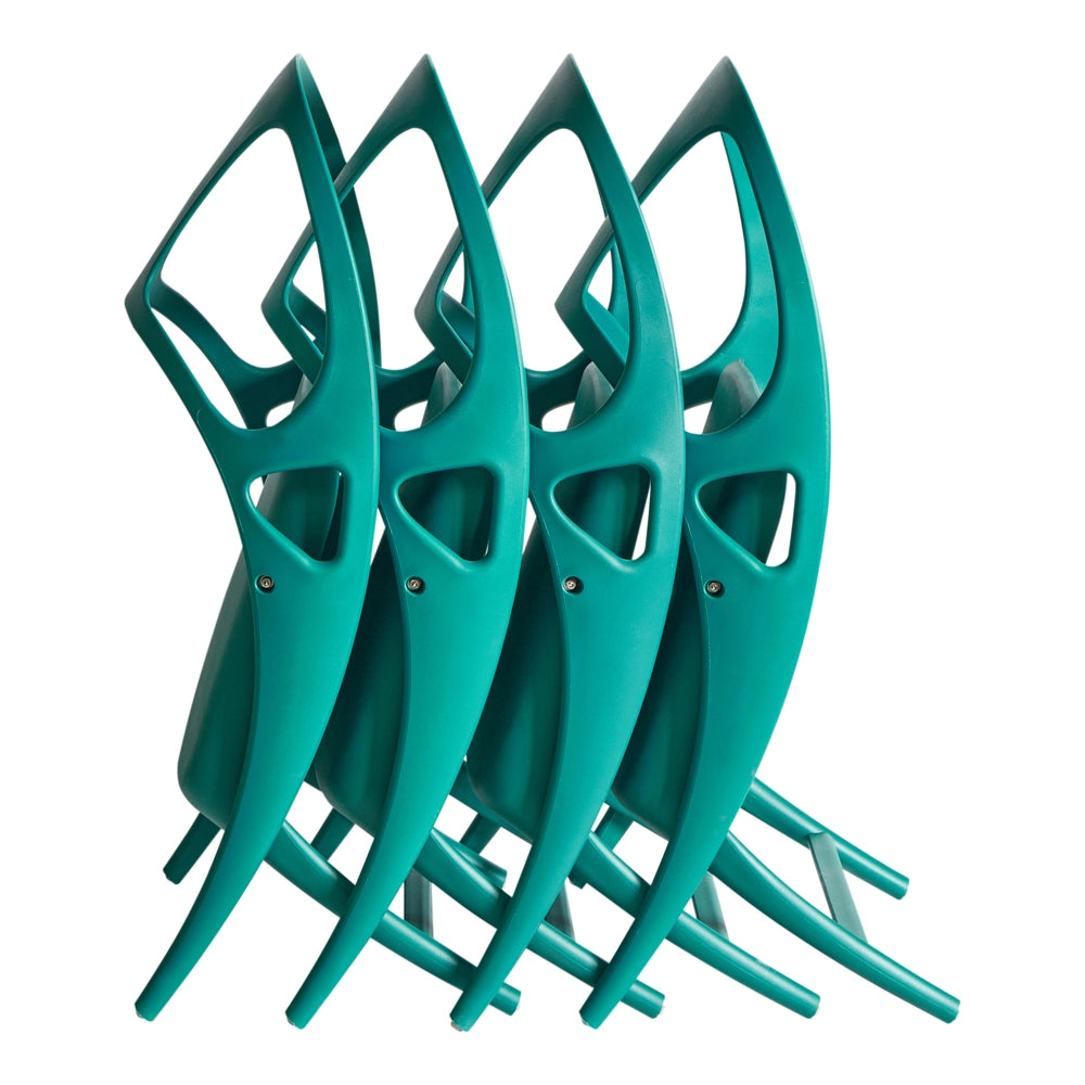 Set di 4 sedie da giardino in polipropilene verde thè plastica leggera e resistente agli agenti atmosferici per interni e per esterni.