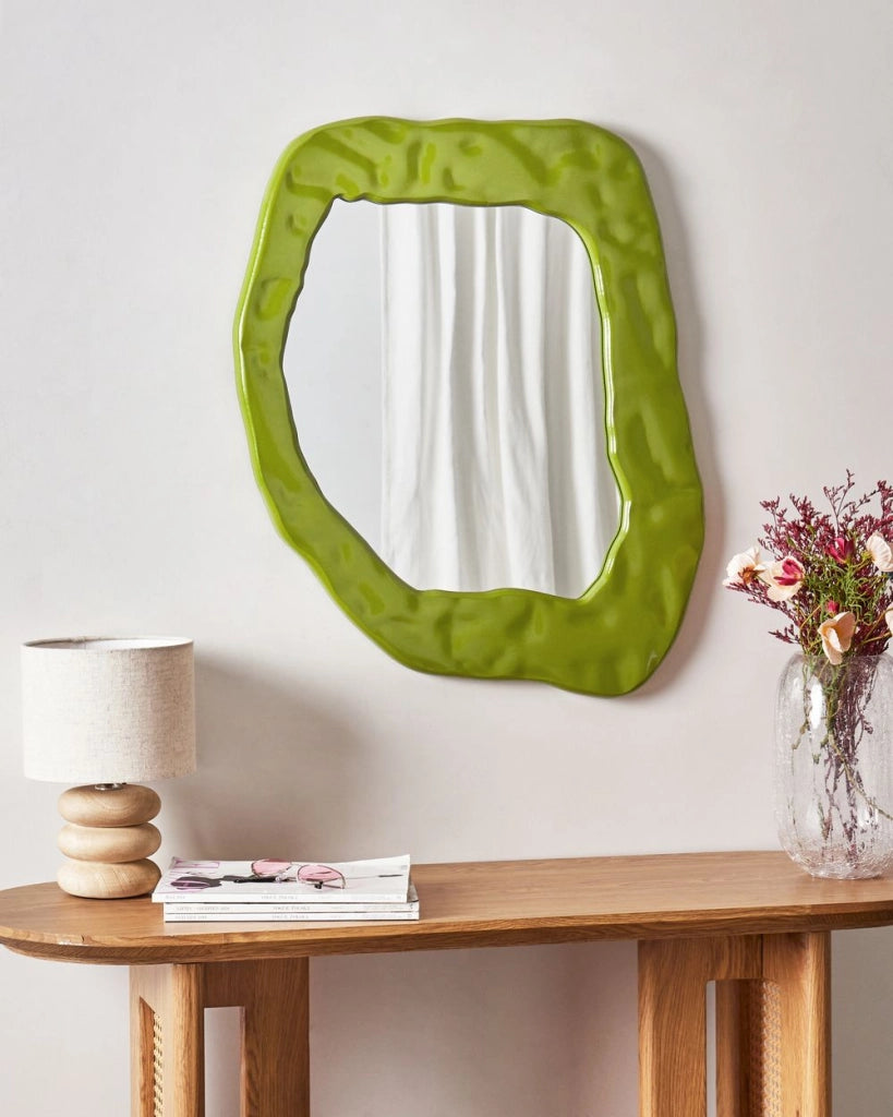 Specchio da parete verde MDF 74 x 57 cm Decorativo appeso stile retrò asimmetrico