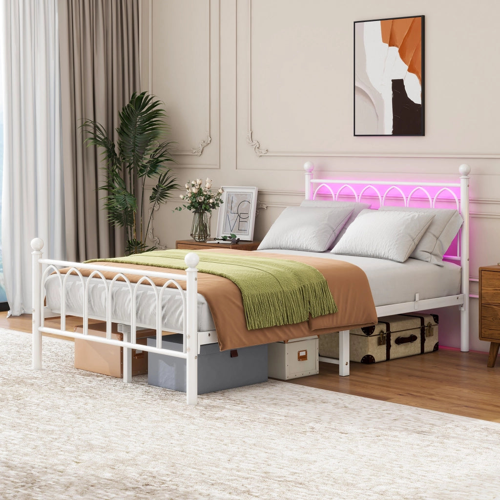 Letto singolo 120 × 200 cm con testiera alta, LED, USB e presa, spazio sottoletto, senza materasso, bianco