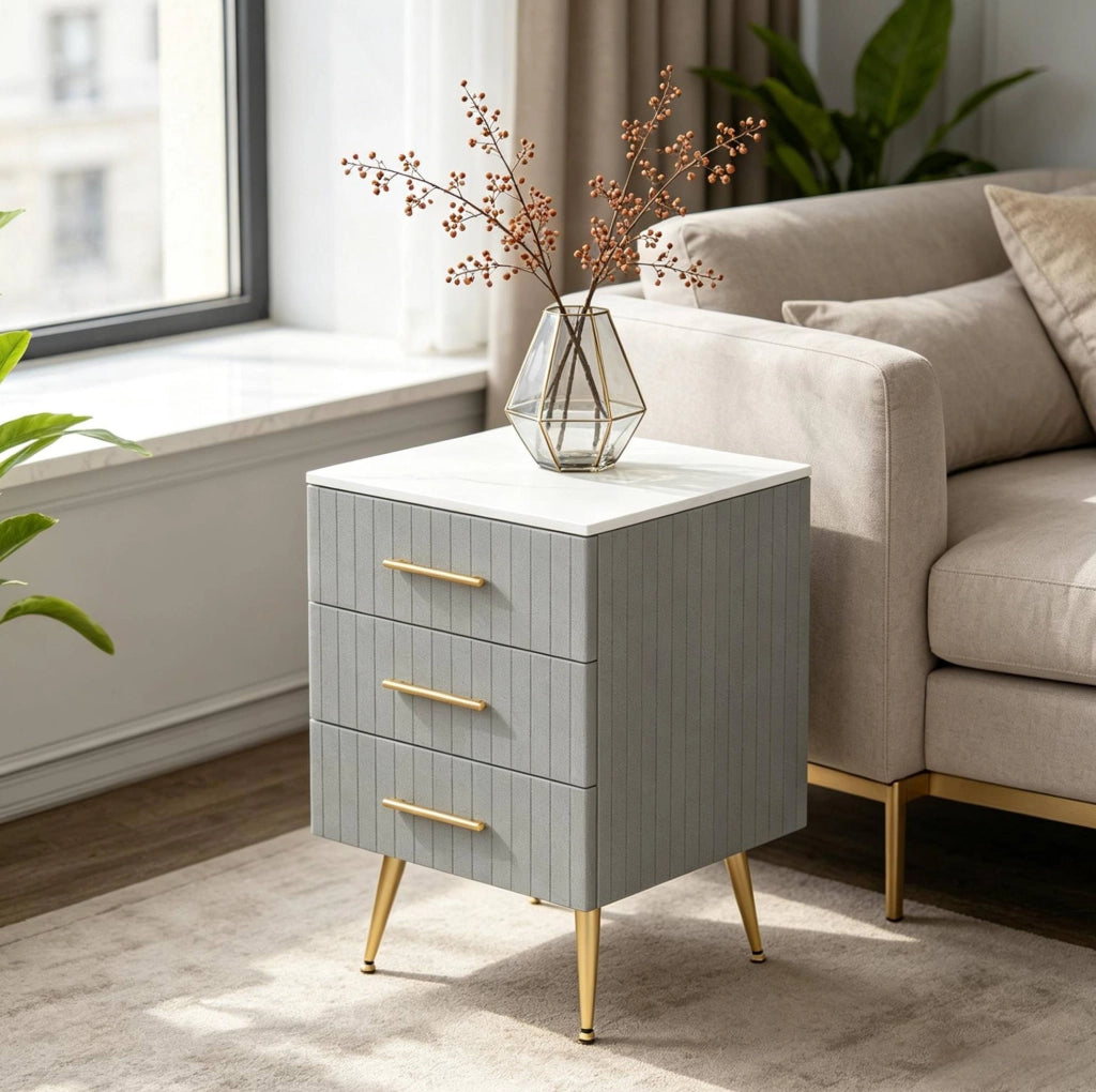 Comodino in velluto con 3 cassetti, MDF e gambe dorate, grigio 40,5 x 41 x 62 cm