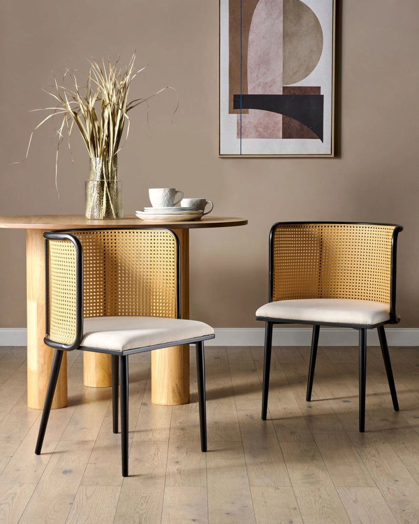 Set di 2 sedie da pranzo con seduta in tessuto e struttura in metallo nero effetto legno con intreccio viennese stile retrò soggiorno