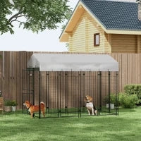 Recinto per Cani da Esterno con Tetto e Porta a 2 Sezioni in Metallo, 239x121x183cm, Argento