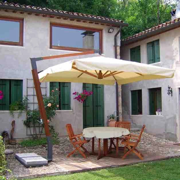 Ombrellone in legno a braccio telo quadrato Made in Italy Ecru - 300x300 - con balza - Ecru