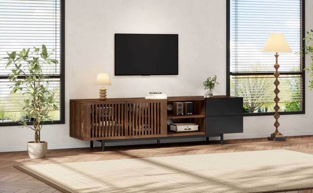 Mobile TV 160 cm Porta TV Noce e Nero in MDF con Cassetti e Ante a Doghe