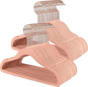 Set di appesi per abiti da 50 in rosé velluto - Antiscivolo e spazievitore per bambini