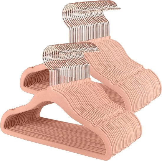 Set di appesi per abiti da 50 in rosé velluto - Antiscivolo e spazievitore per bambini