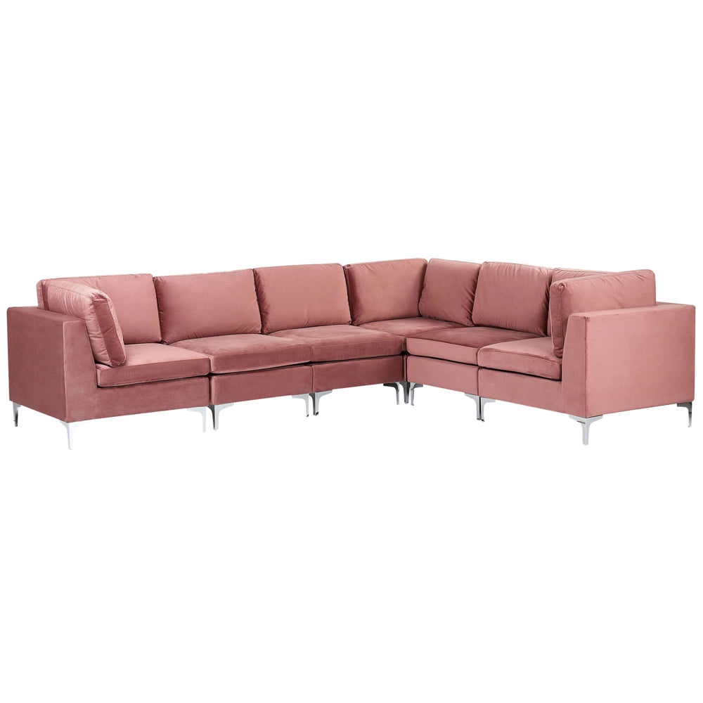Divano componibile ad angolo versione sinistra in velluto rosa 6 posti a forma di L con gambe in metallo argento stile glamour