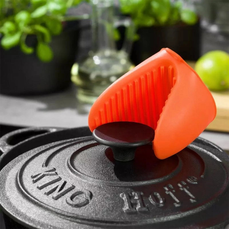 Impugnature da cucina in silicone Kinghoff KH-4621 per una manipolazione sicura delle pietanze calde