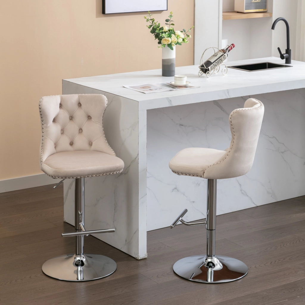 Sgabello da bar girevole in velluto con altezza regolabile e schienale imbottito, base cromata beige