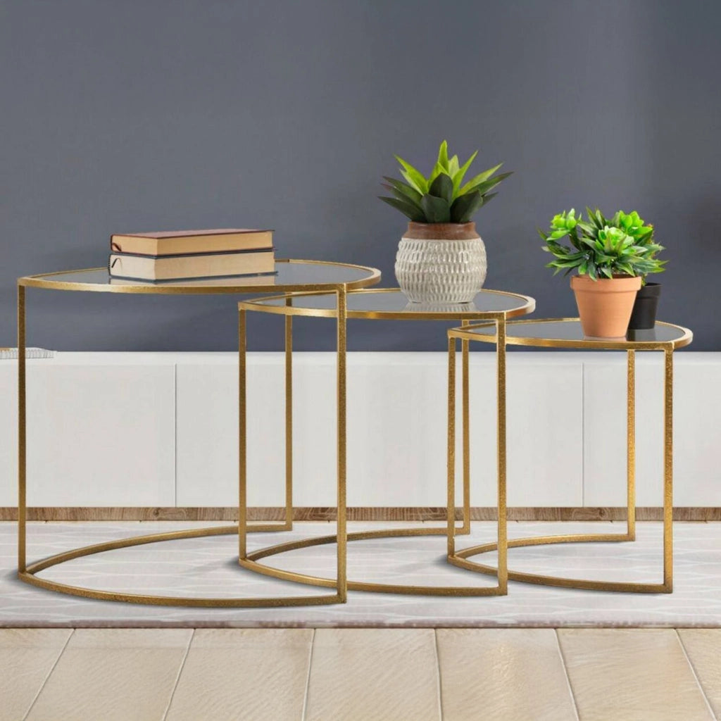 Tavolino da salotto Adrian, Tavolo basso da caffè, Portariviste per divano, Ripiano da soggiorno, 60x60 h50 cm, Oro